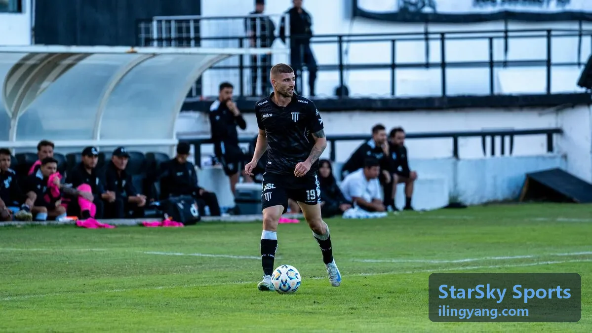 StarSky Sports 人物专访：守门员教练顾云开的采访肖像
